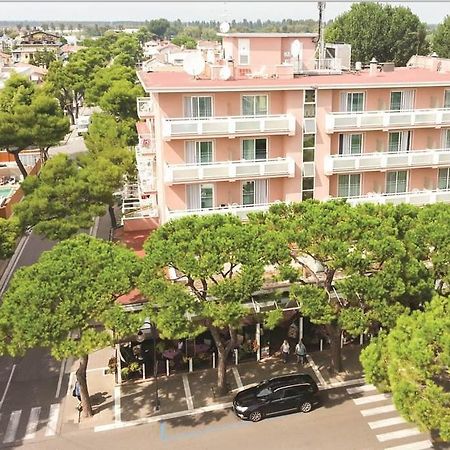 Hotel D'Annunzio Jesolo Extérieur photo