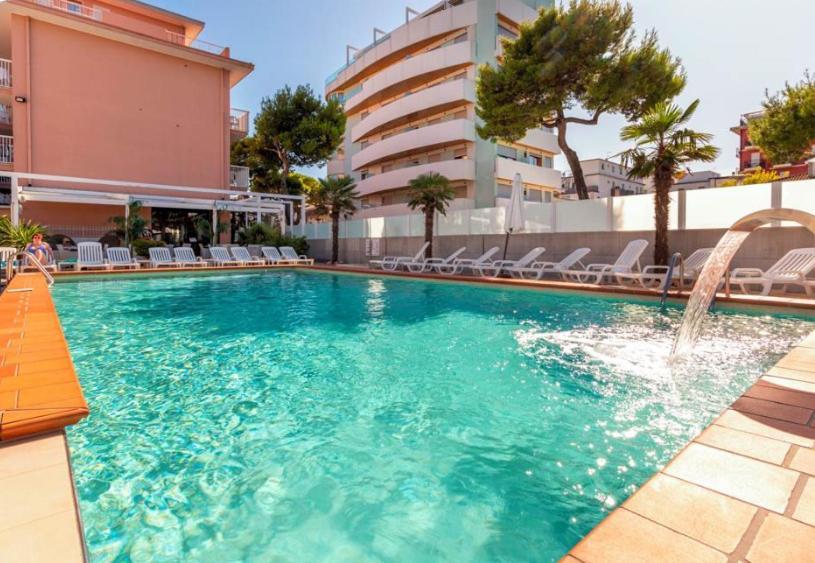 Hotel D'Annunzio Jesolo Extérieur photo