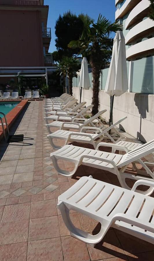 Hotel D'Annunzio Jesolo Extérieur photo